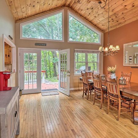 Rustic Red Cabin With Deck In Maggie Valley Club! المظهر الخارجي الصورة