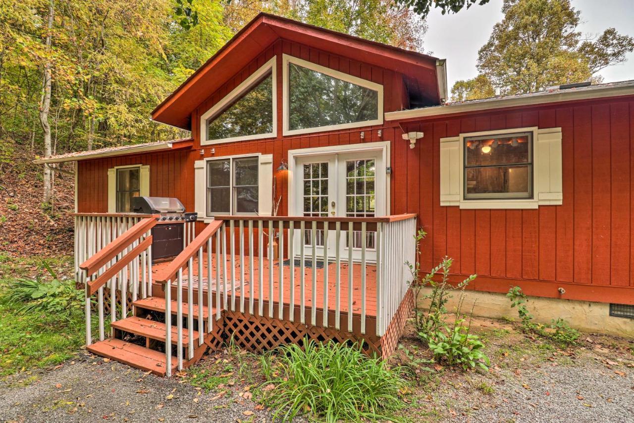 Rustic Red Cabin With Deck In Maggie Valley Club! المظهر الخارجي الصورة