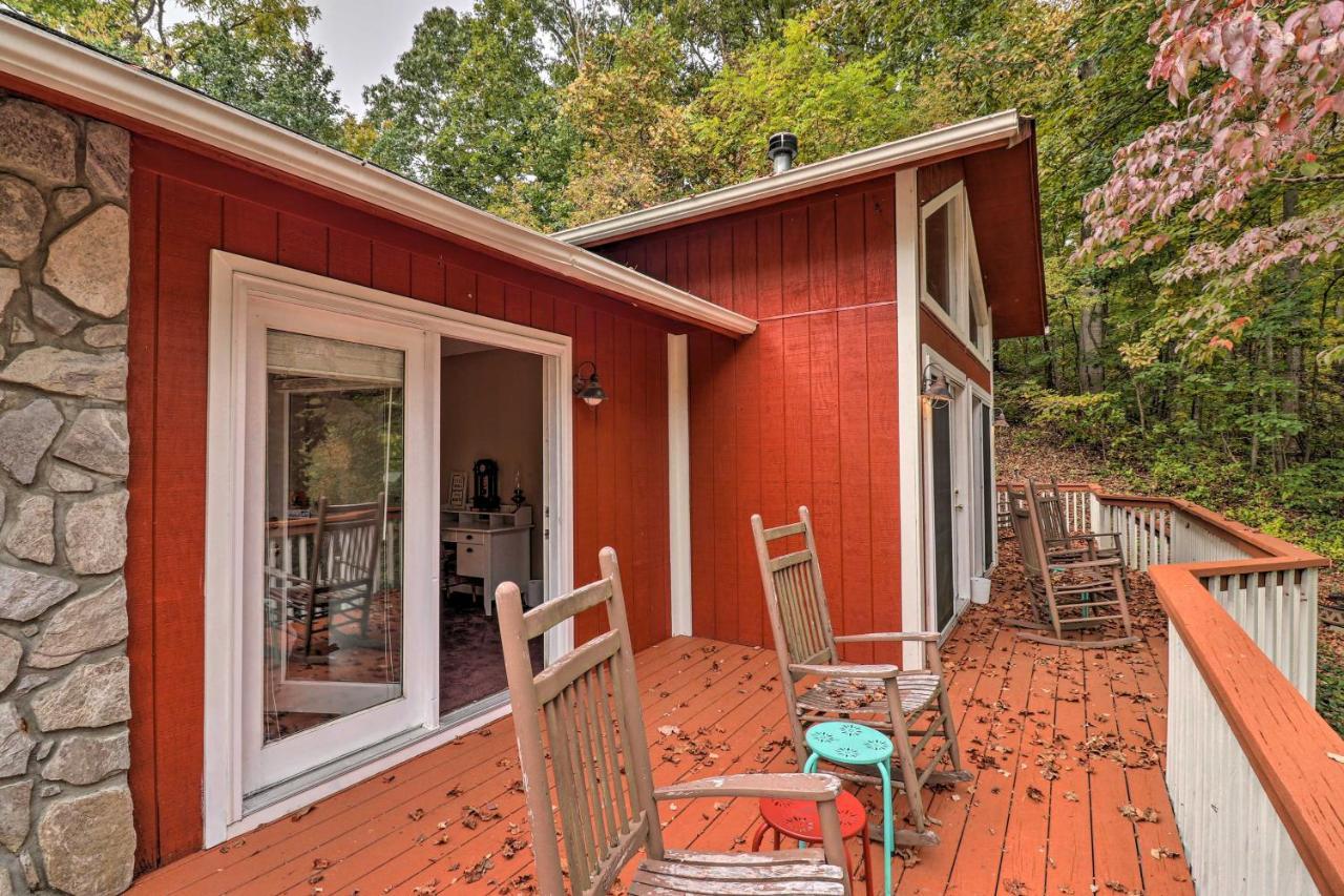 Rustic Red Cabin With Deck In Maggie Valley Club! المظهر الخارجي الصورة